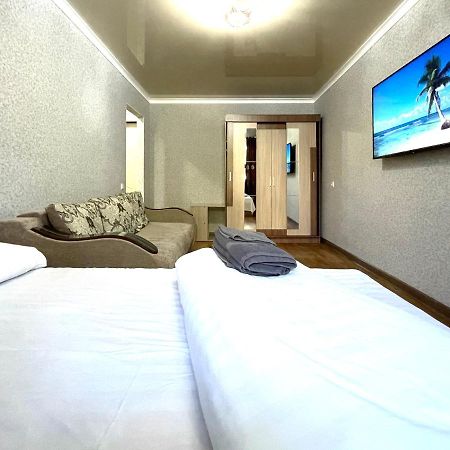 Абая 68 Квартира В Центре, 4 Спальных Места Petropavlovsk Buitenkant foto